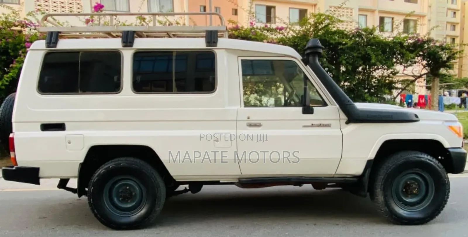 Toyota Land Cruiser 100 4.2 2008 White