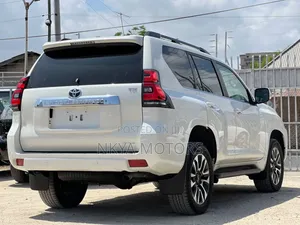 Toyota Land Cruiser Prado 2022 White