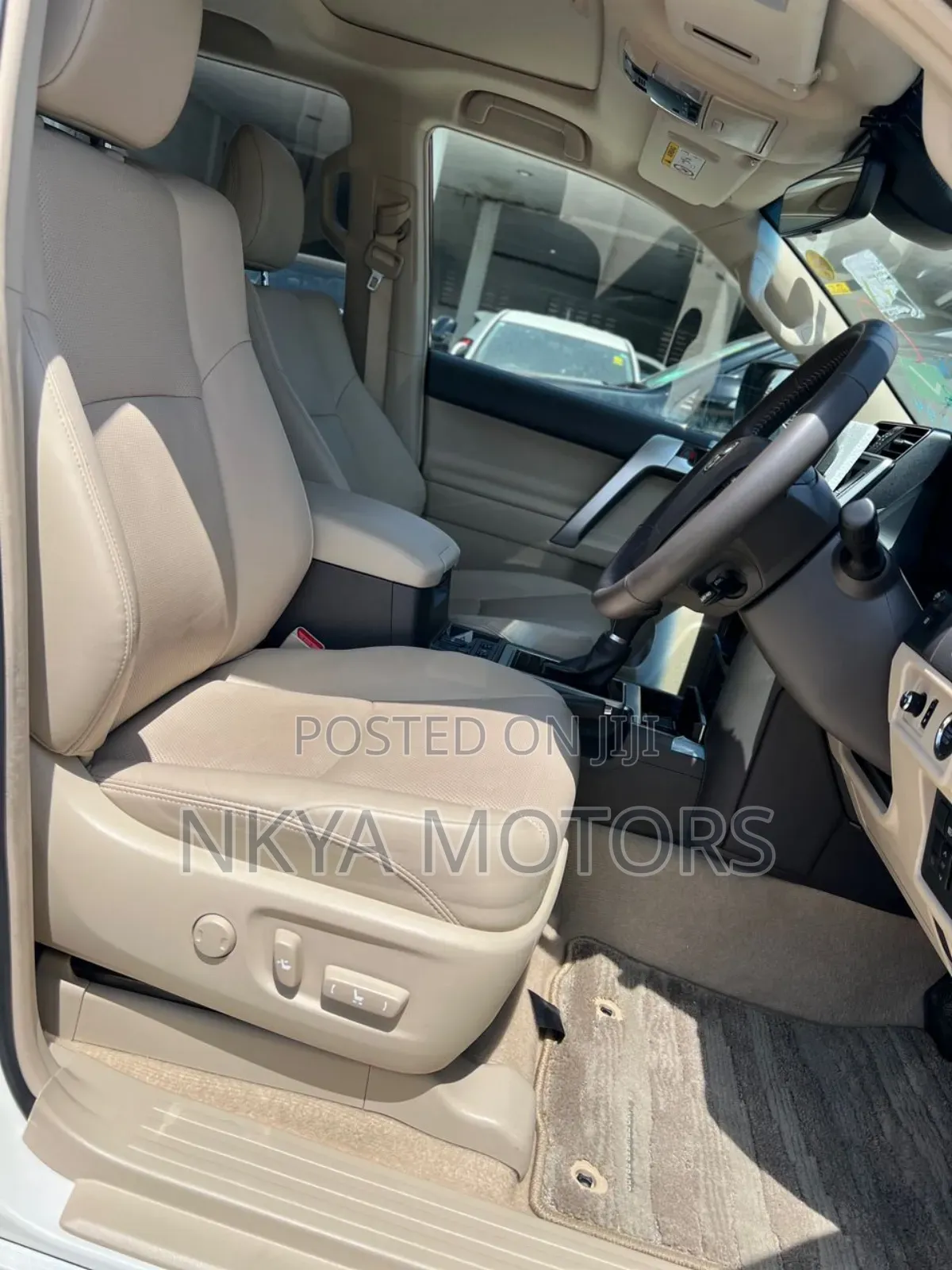 Toyota Land Cruiser Prado 2022 White