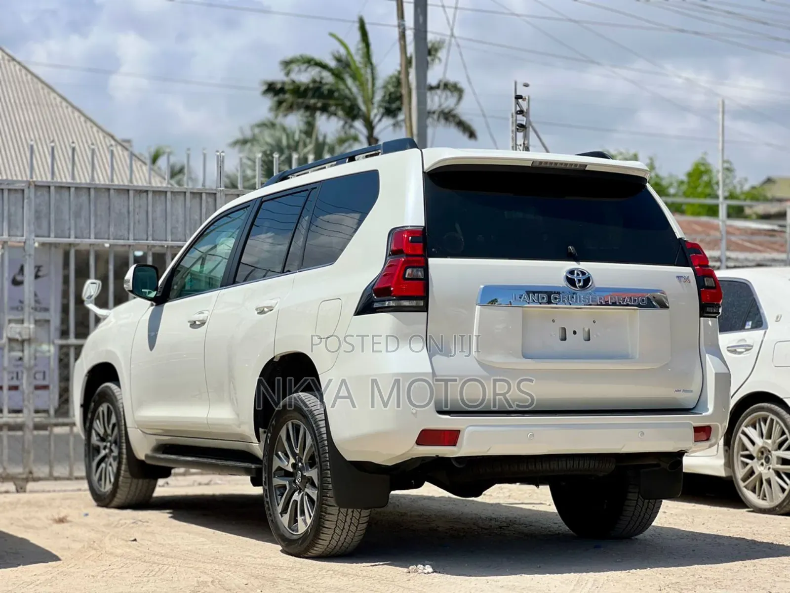 Toyota Land Cruiser Prado 2022 White
