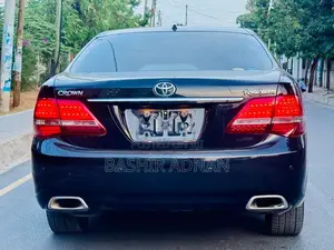 Toyota Crown 2010 Black