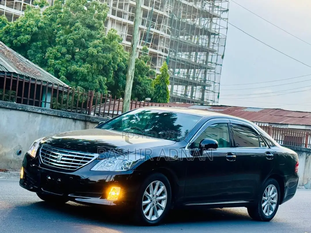Toyota Crown 2010 Black