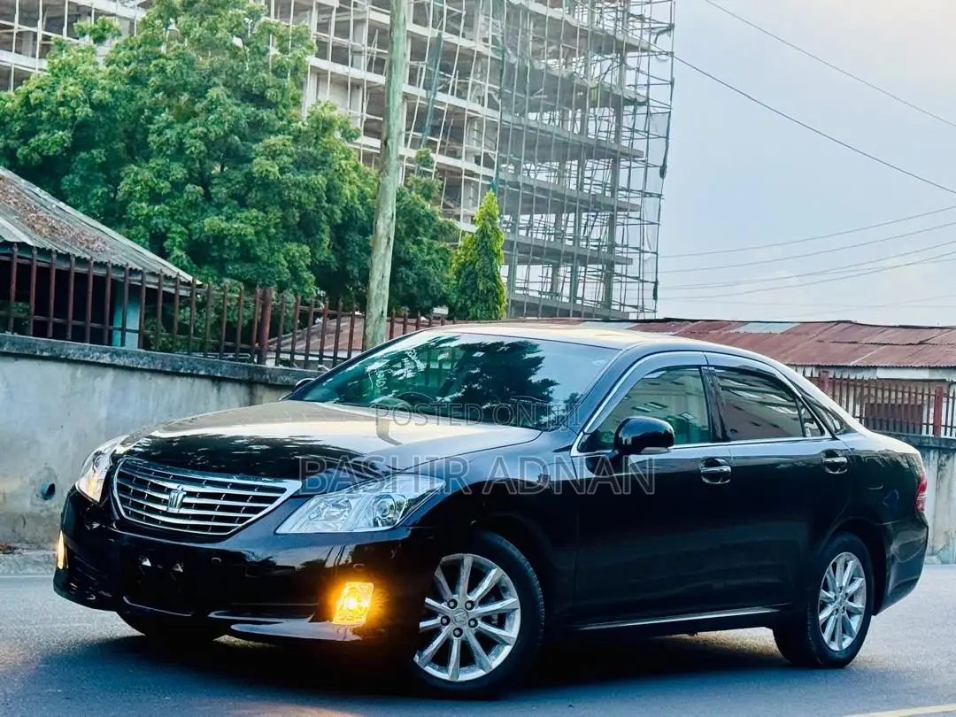 Toyota Crown 2010 Black