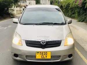 Toyota Corolla Spacio 2004 Gold