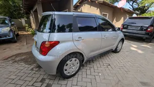 Toyota IST 2005 Silver