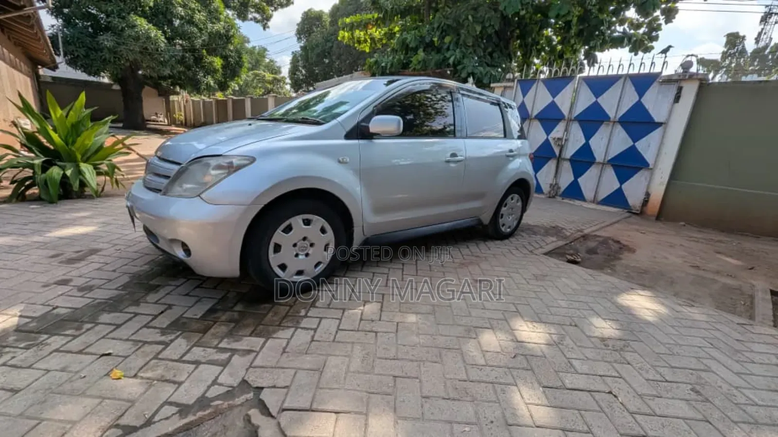 Toyota IST 2005 Silver