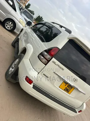 Toyota Land Cruiser Prado 2005 White