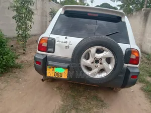 Toyota RAV4 2004 White