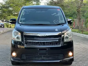 Toyota Noah 2.0 143hp AWD (8 Seater) 2008 Black