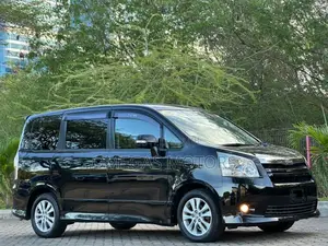 Toyota Noah 2.0 143hp AWD (8 Seater) 2008 Black