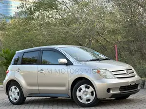 Toyota IST 2003 Beige