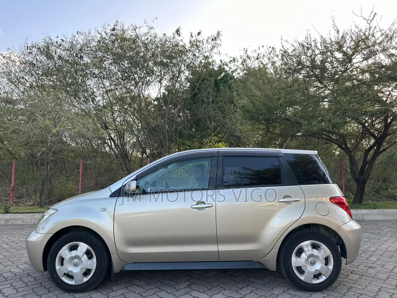 Toyota IST 2003 Beige