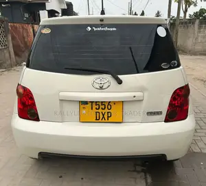 Toyota IST 2005 White