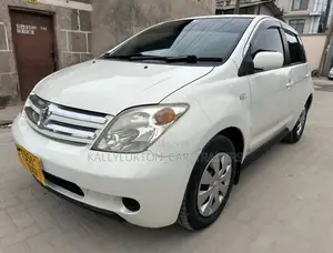 Toyota IST 2005 White