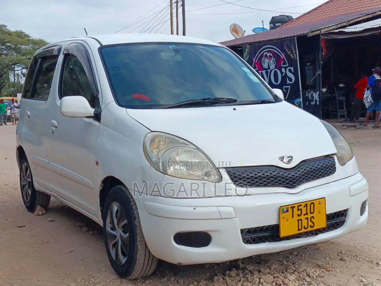 Toyota Fun Cargo 2004 White