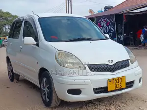 Toyota Fun Cargo 2004 White