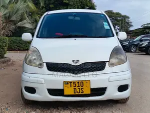 Toyota Fun Cargo 2004 White