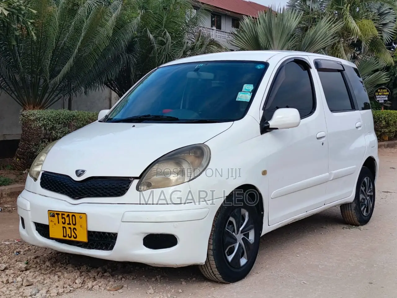Toyota Fun Cargo 2004 White