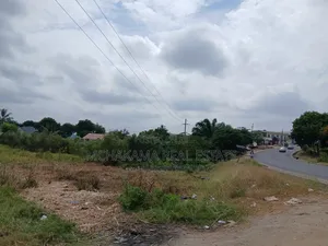 Kiwanja Kinauzwa Goba Kinatazama Barabara Ya Rami