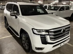 Toyota Land Cruiser 2025 White