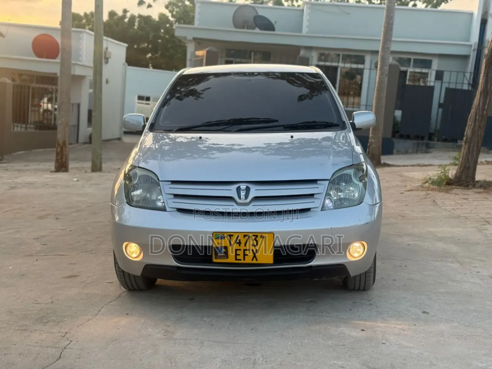 Toyota IST 2004 Silver