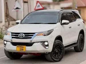 Toyota Fortuner 2017 White