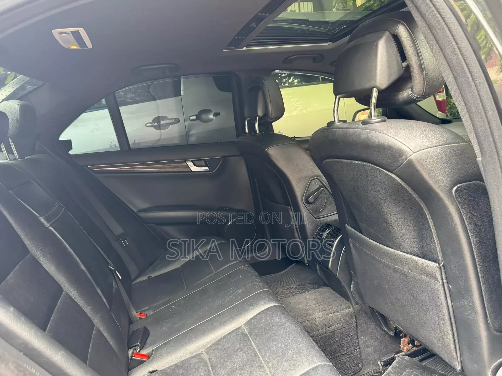 Mercedes-Benz C200 2009 Black