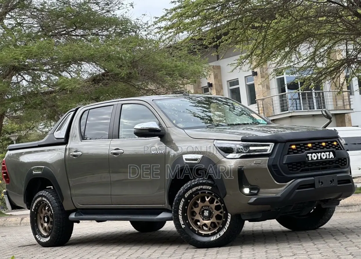 Toyota Hilux Revo Double Cab Deisel 2.4 AWD 2022