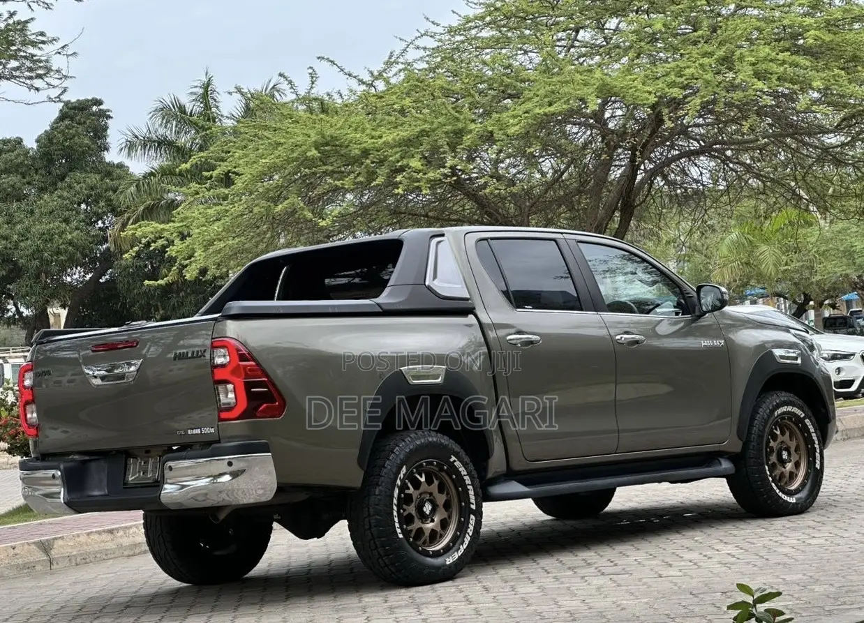 Toyota Hilux Revo Double Cab Deisel 2.4 AWD 2022