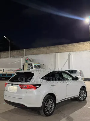 Toyota Harrier 2.0 4WD 2015 White