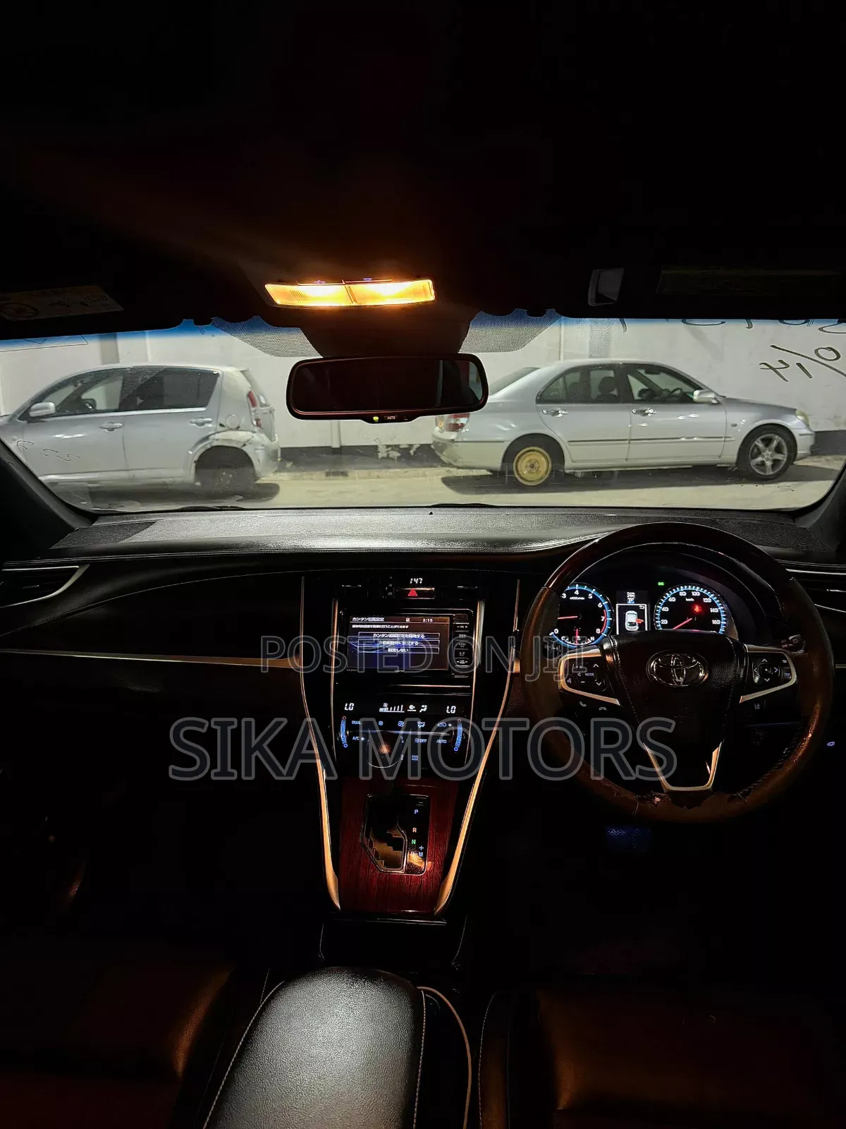 Toyota Harrier 2.0 4WD 2015 White
