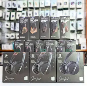 By Green Lion Headphone