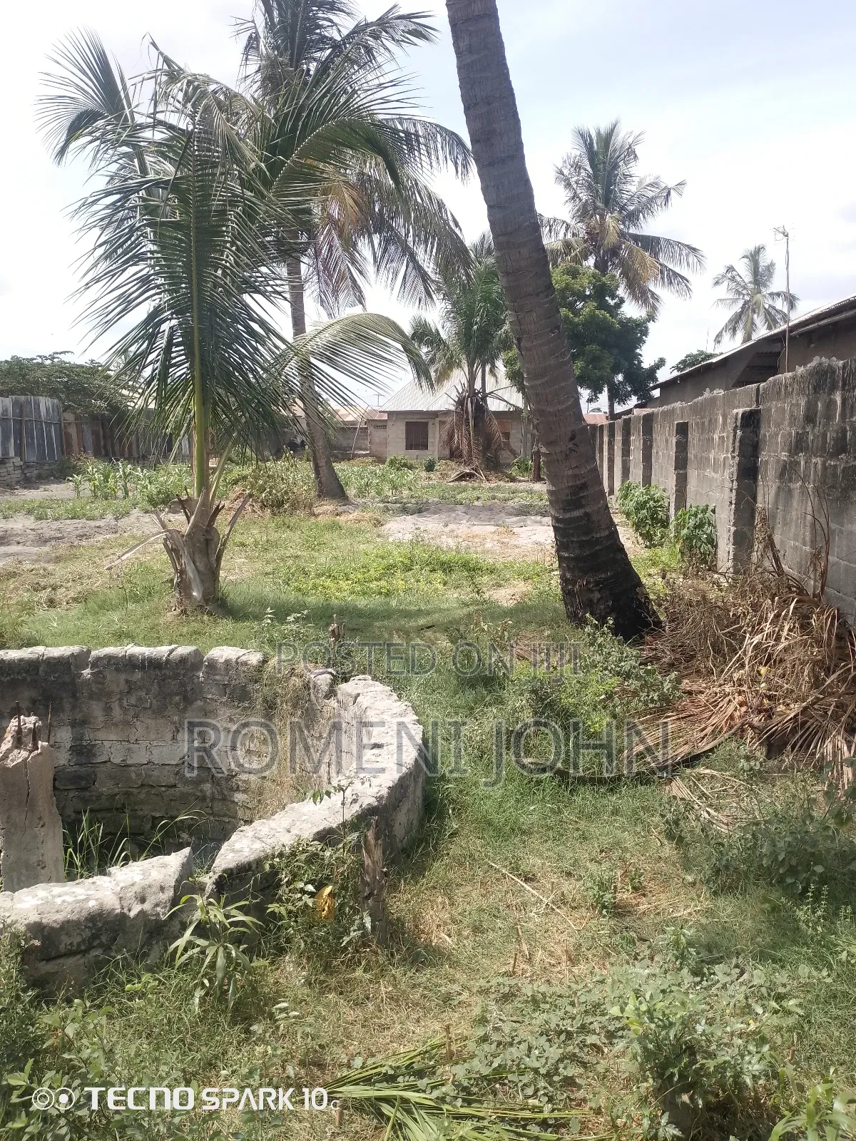 Eneo La Kibiashara Sqmita 2000 Linauzwa Milioni 180 Ukonga Mazizini.