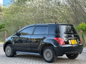 Toyota IST 2004 Black
