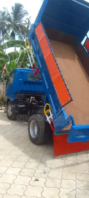 Mistubish Canter Tiper