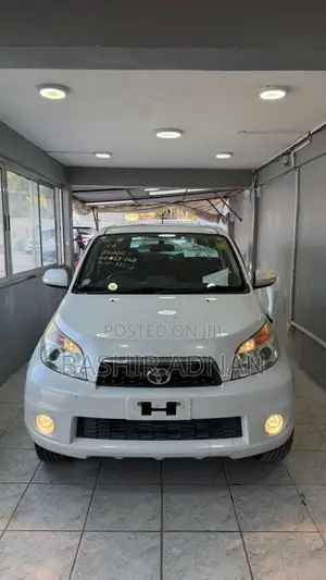 Toyota Rush 1.5 RWD 2009 Pearl
