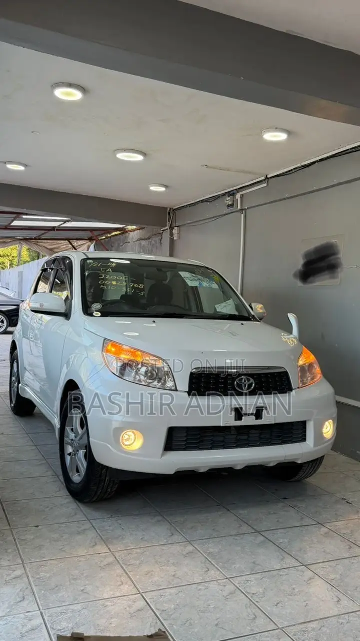 Toyota Rush 1.5 RWD 2009 Pearl
