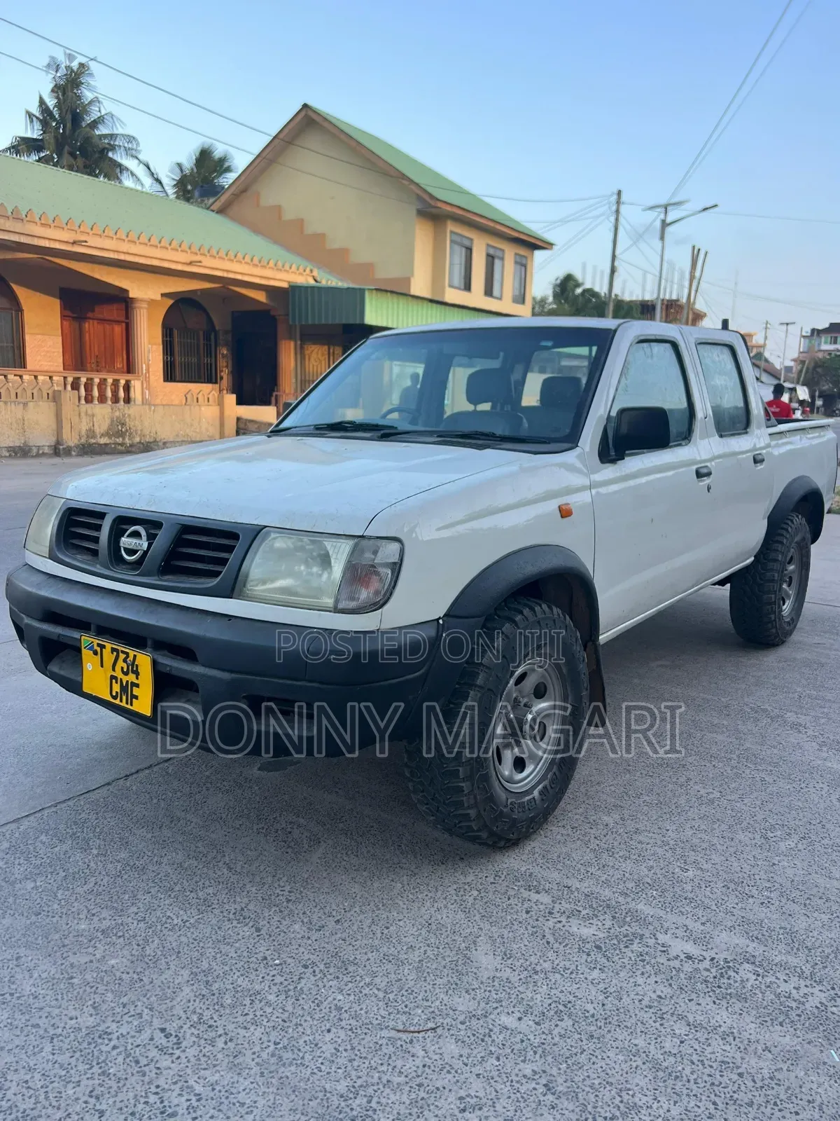Nissan Hardbody 2010 White
