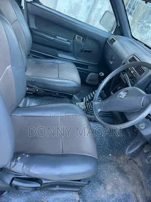 Nissan Hardbody 2010 White