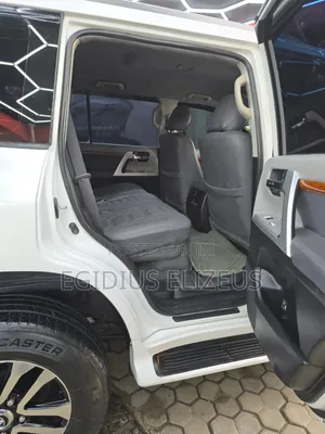 Toyota Land Cruiser 2015 White