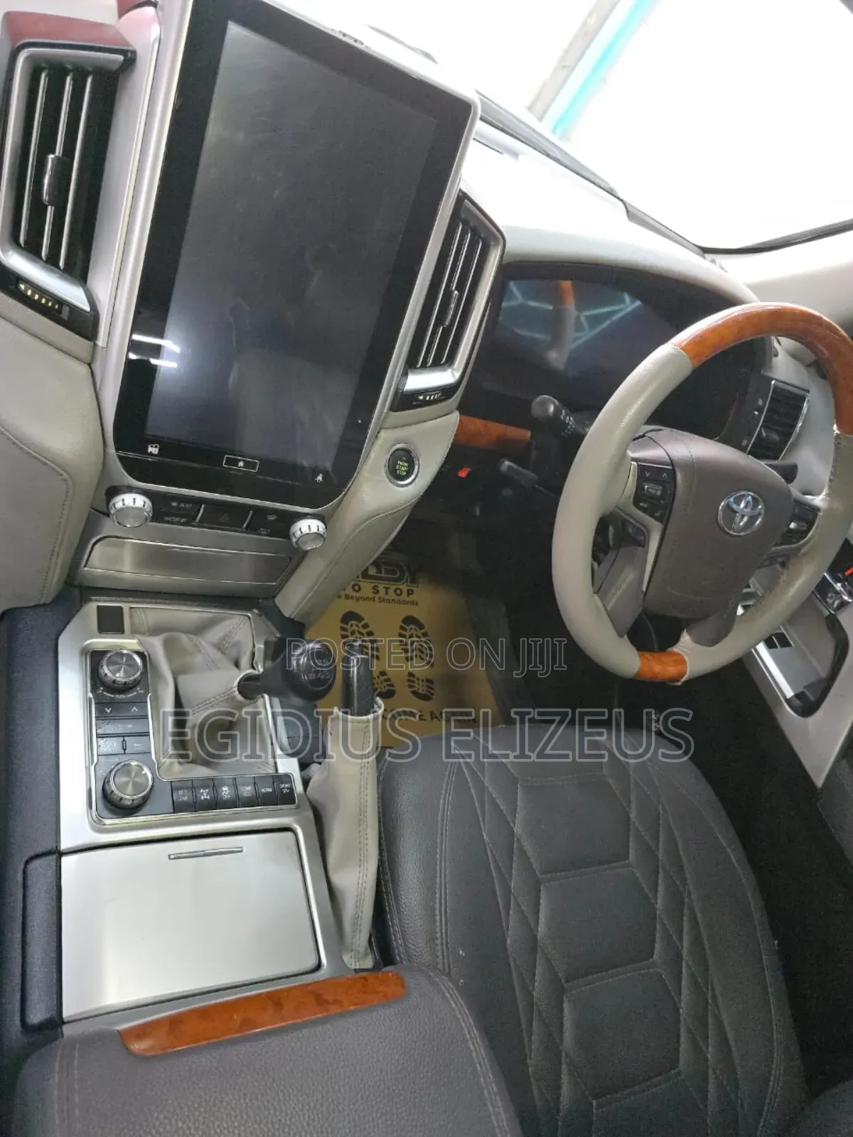Toyota Land Cruiser 2015 White