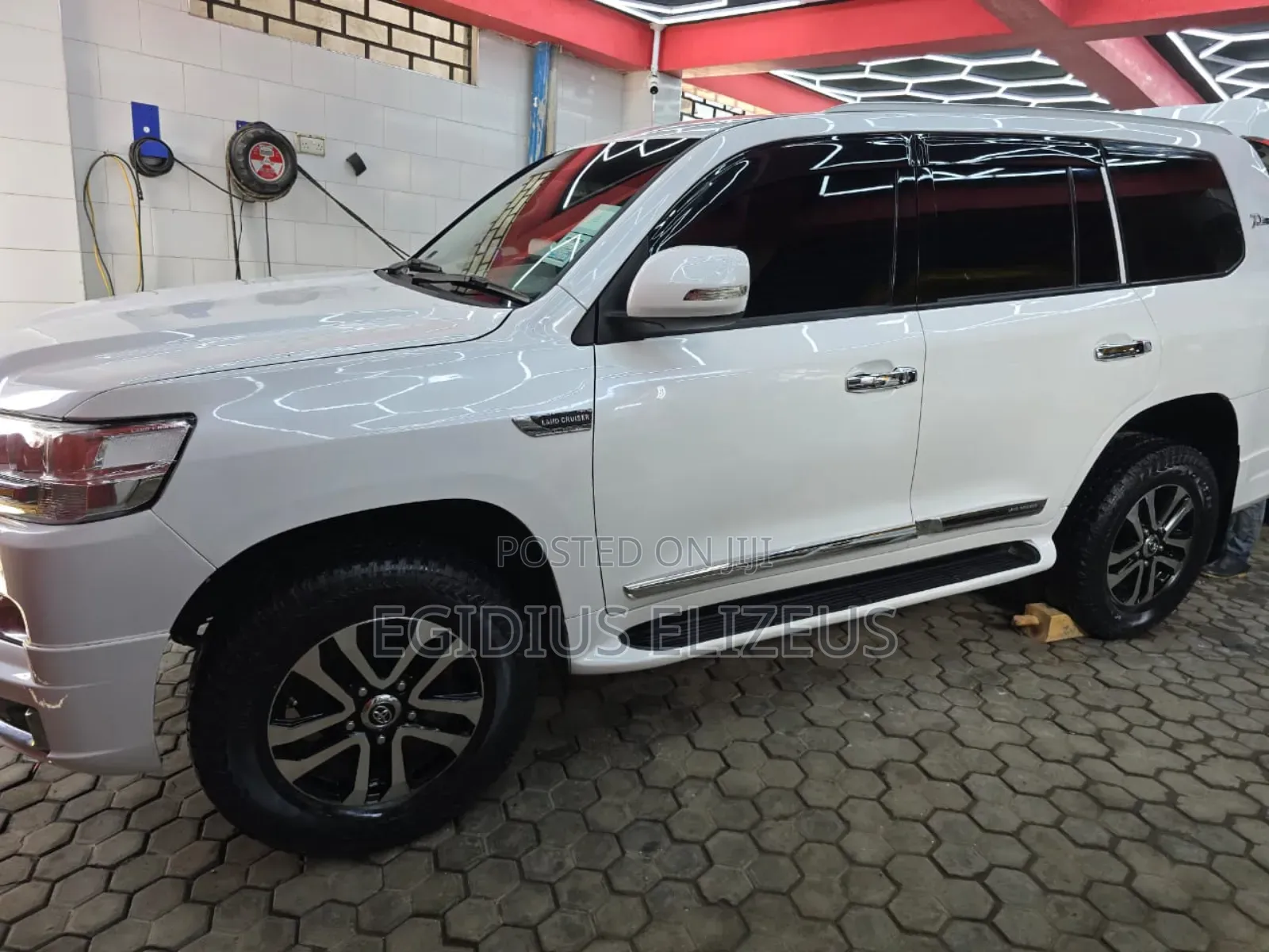 Toyota Land Cruiser 2015 White