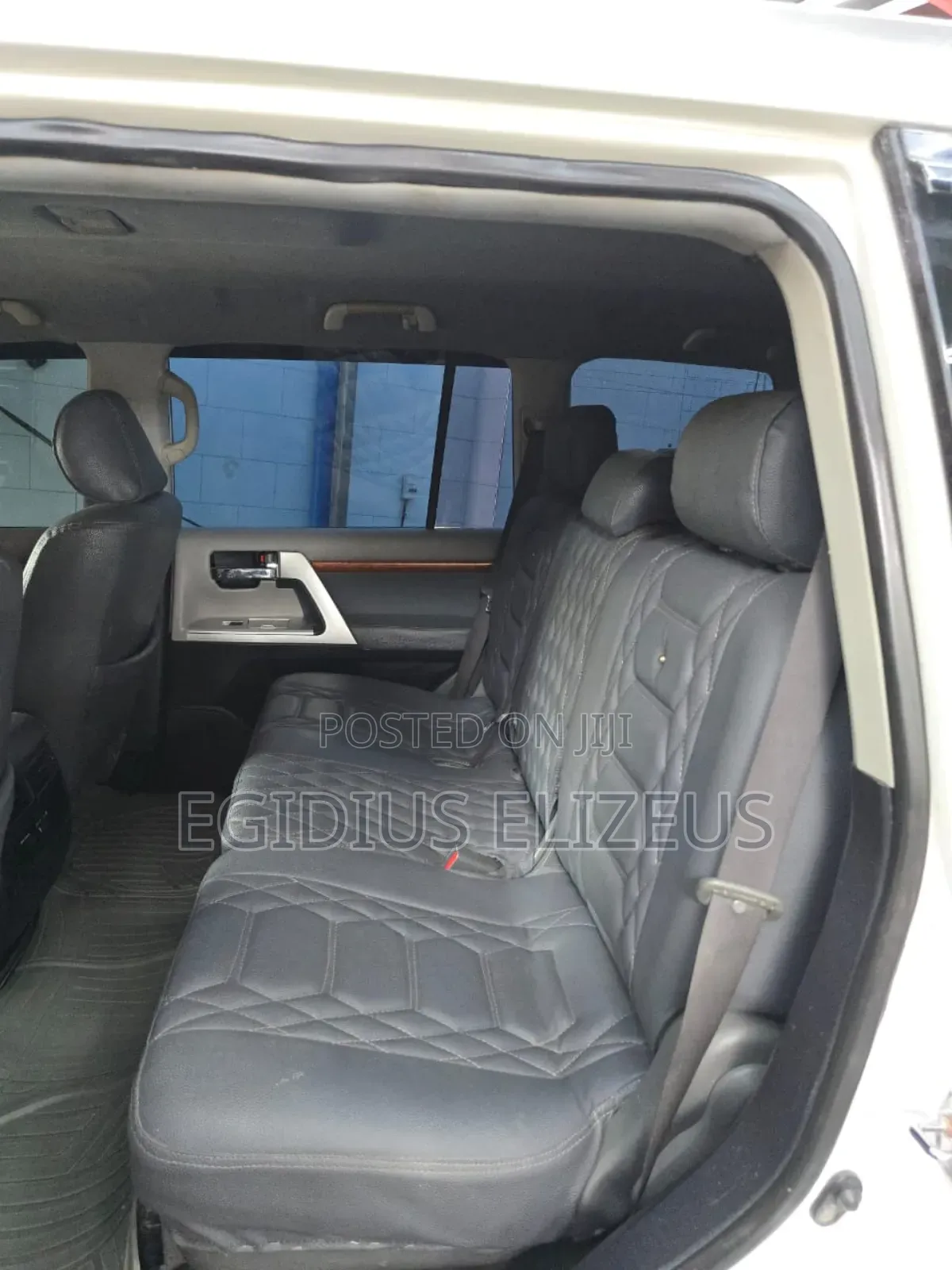 Toyota Land Cruiser 2015 White
