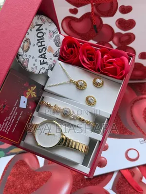 New Calvin Klein Valentine Set for Women's