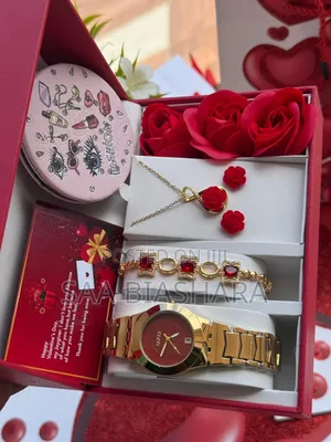 New Gucci Gold and Red Classic Valentine Set for Ladies