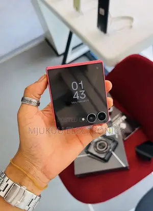 New Samsung Galaxy Z Flip7 256 GB Red
