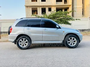Toyota RAV4 1.8 2004 Silver