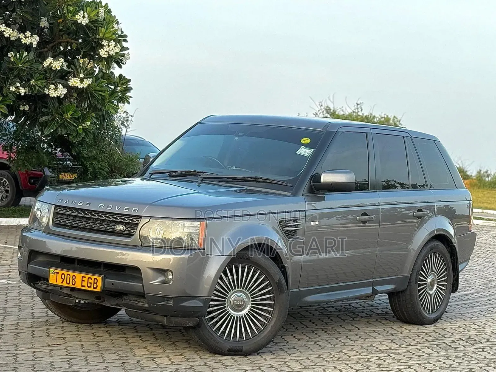 Land Rover Range Rover Sport 2010 Gray