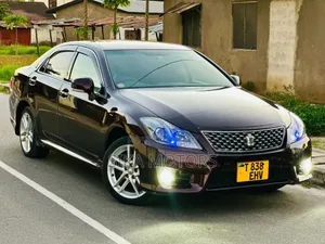 Toyota Crown 2011 Purple