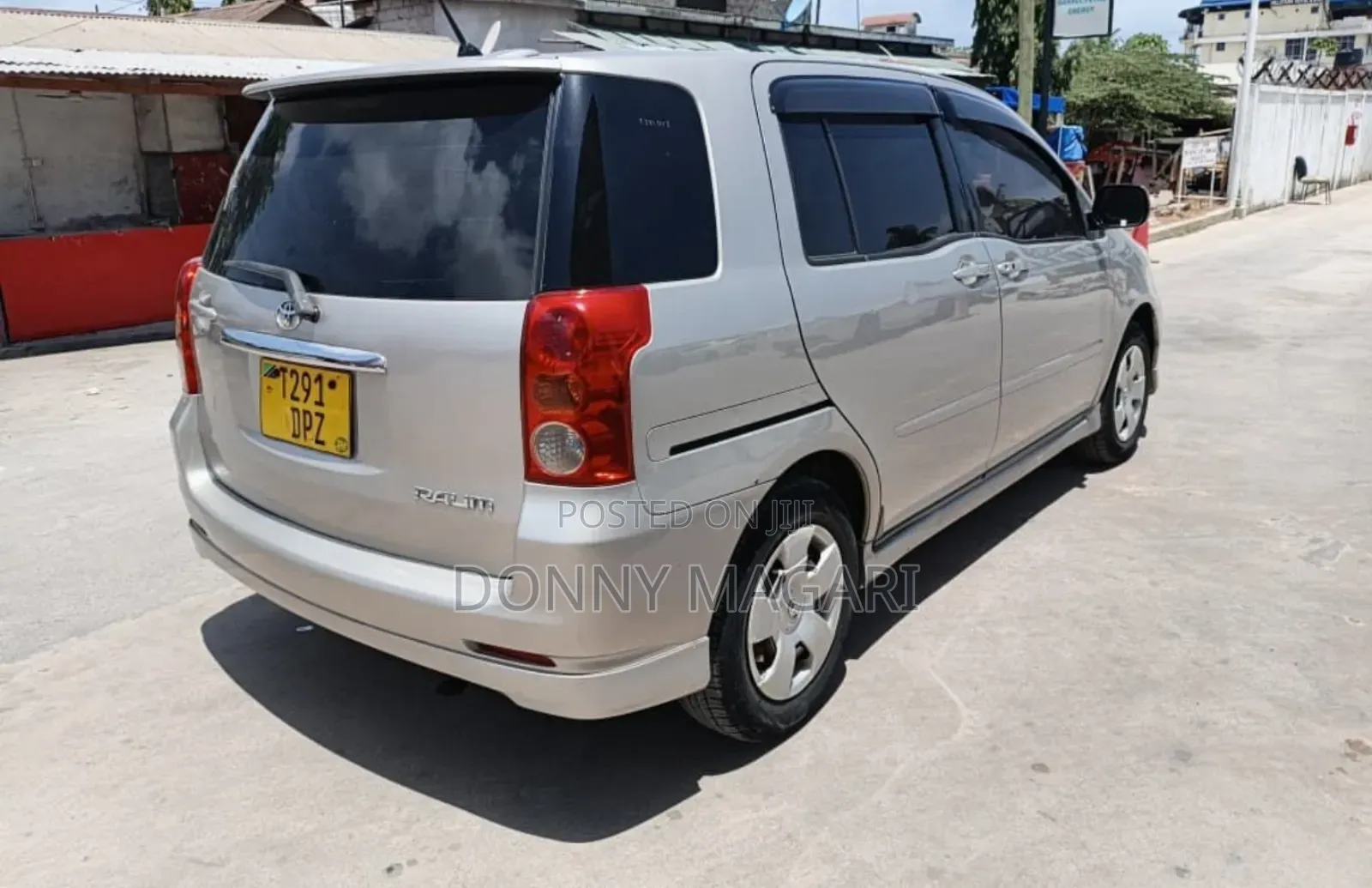 Toyota Raum 1.5 AWD 2003 Silver